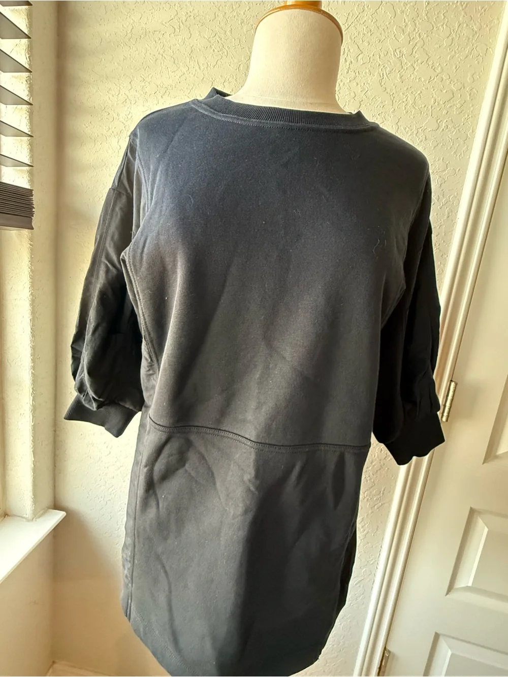Men's Black Lightweight Shirt Jacket with Structured Sleeves